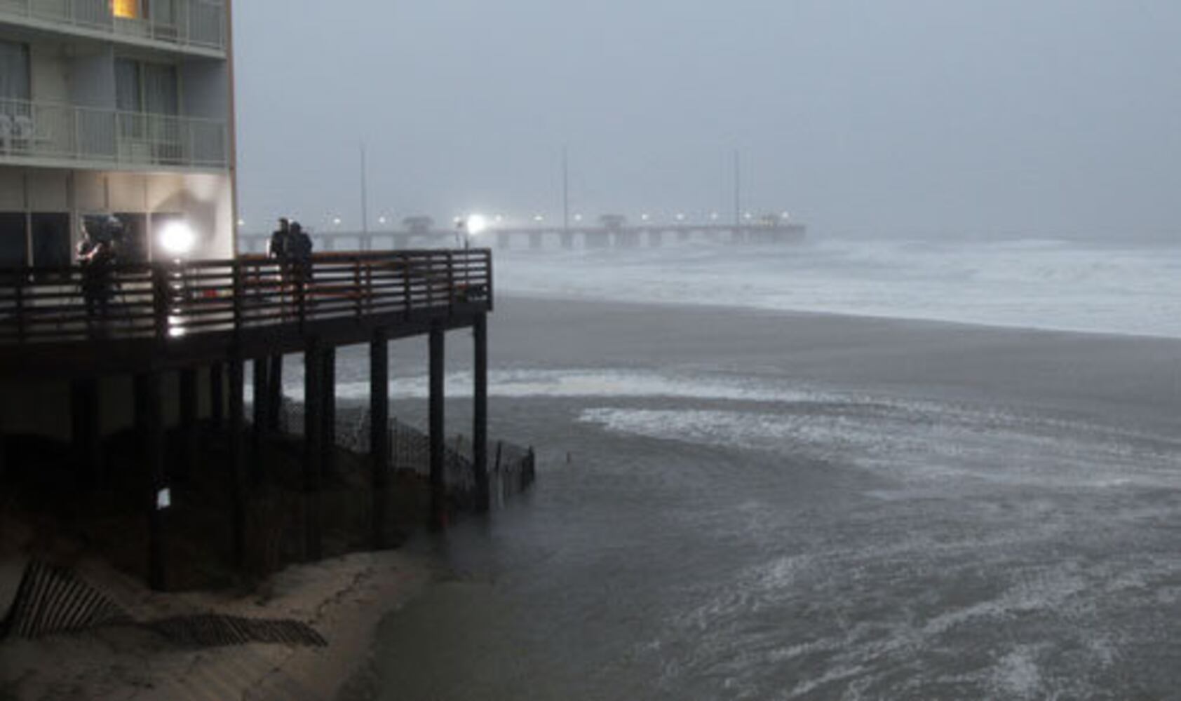 Hurricane Irene pounds North Carolina