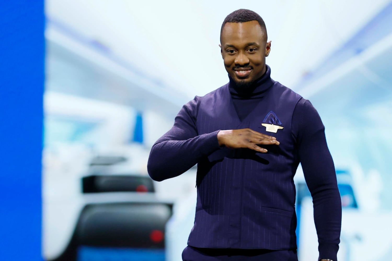 Delta unveils new employee uniform 