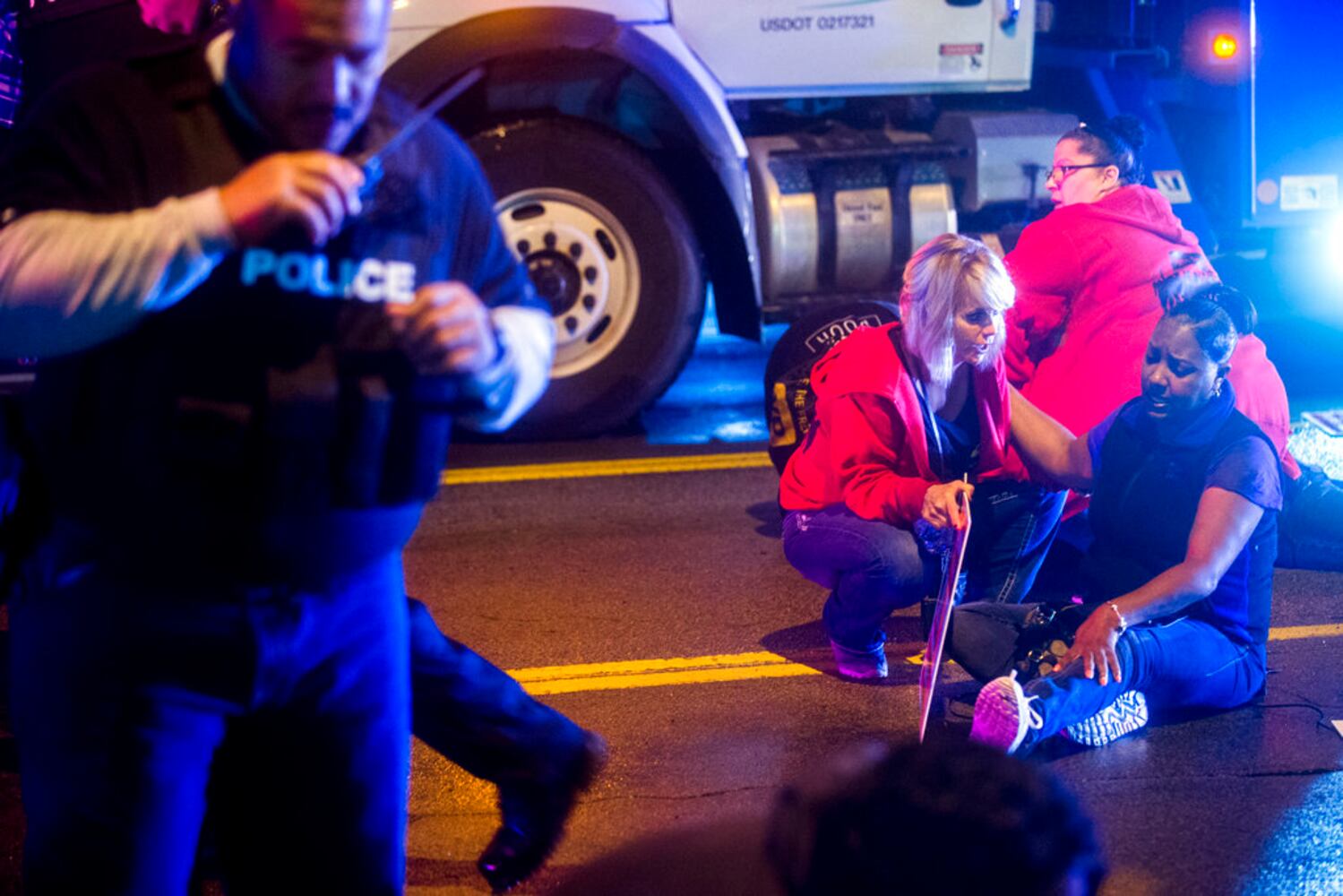 Photo: Truck crashes into minimum wage protests; police believe accident