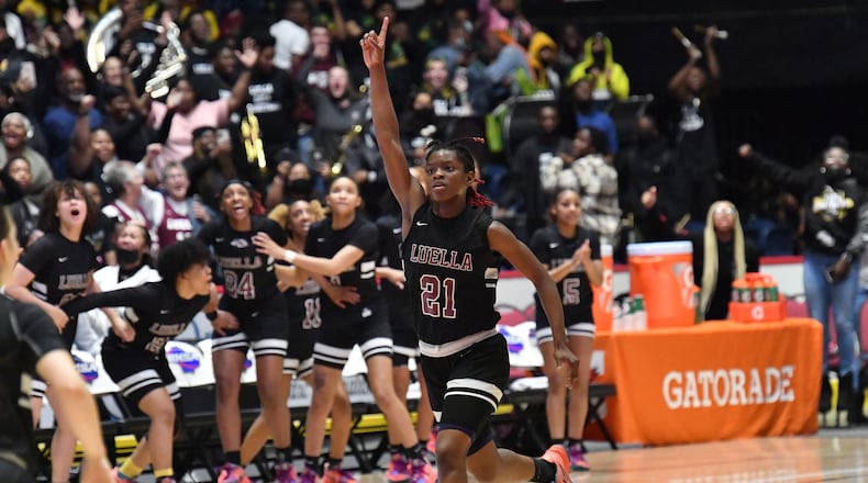 March 9, 2022 Macon - Luella's Trinity Layton (21) reacts at the end of the 4th quarter as the team leads 46-43 during the 2022 GHSA State Basketball Championship game at the Macon Centreplex in Macon on Wednesday, March 9, 2022. Marist won 56-54 over Luella in overtime. (Hyosub Shin / Hyosub.Shin@ajc.com)
