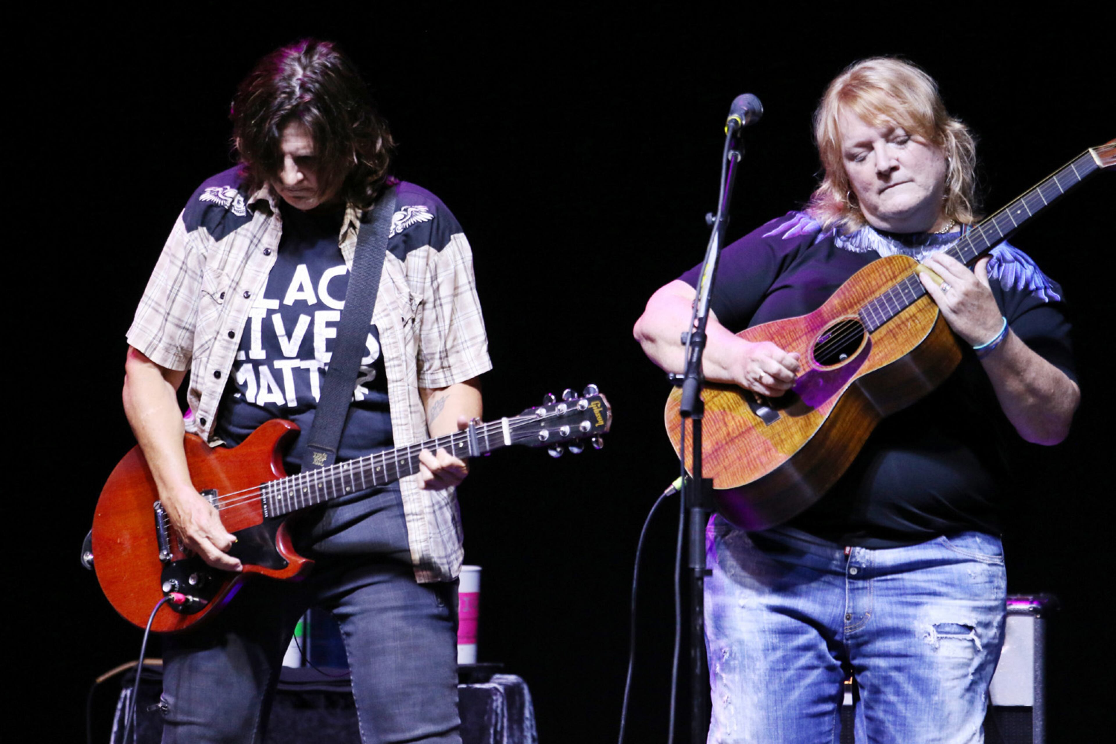 Atlanta's Indigo Girls will return to Chastain Park on Sept. 26, 2025. (Robb Cohen for the AJC)
