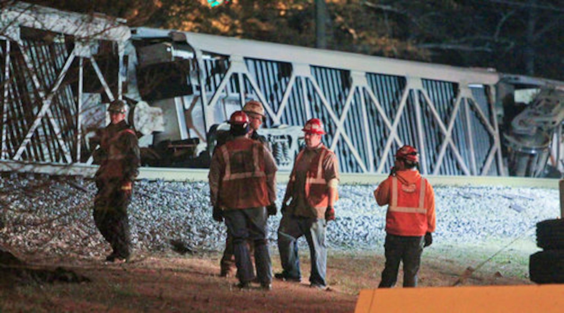 Train derails in Douglasville