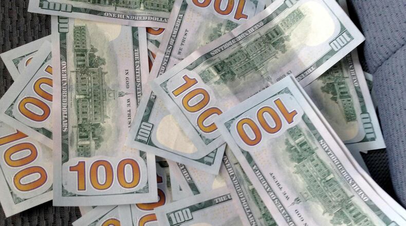 Banks are paying pretty big bucks these days to customers who open a new checking account. Here’s a roundup of some of their offers.