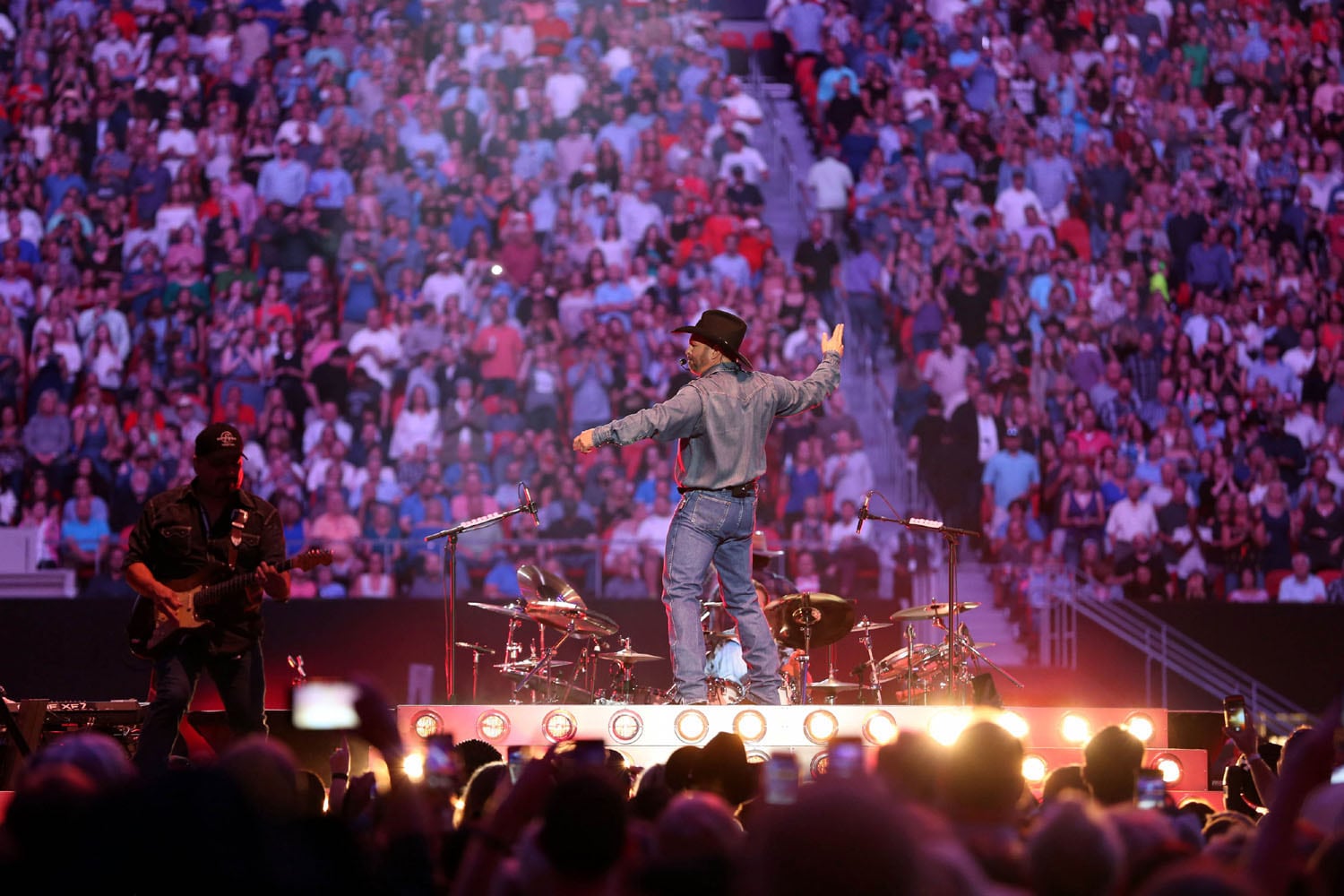 Garth Brooks at Atlanta's Mercedes-Benz Stadium
