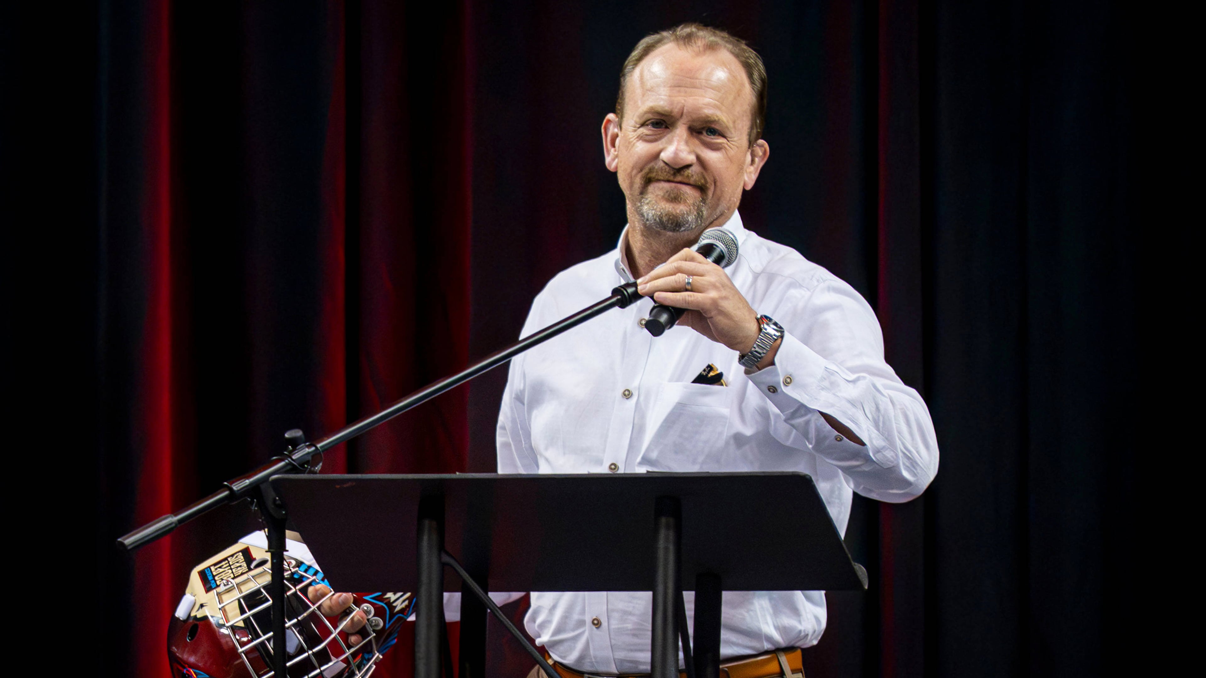 Mayor Gregg Hull speaks about the New Mexico Goatheads, the state's new pro hockey team, at the Rio Rancho Events Center in Rio Rancho, N.M., on Sept. 29, 2025. (Jessica Baca/The Albuquerque Journal via AP)