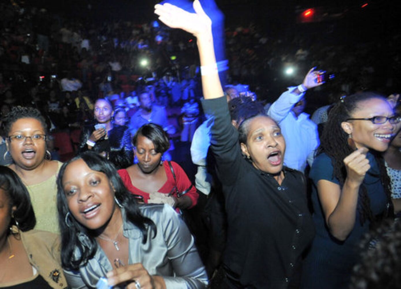 El DeBarge performs at Center Stage