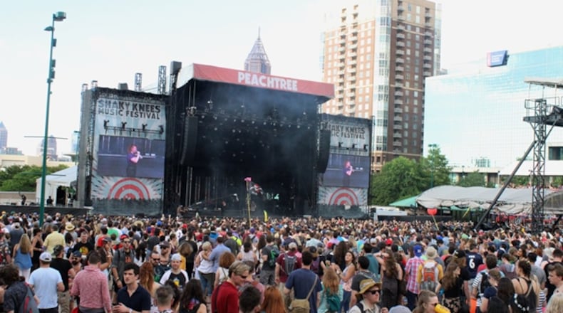 After a mid-afternoon shower, the sun blared down for the rest of Day 2 of Shaky Knees Music Festival at Centennial Olympic Park on Saturday, May 13, 2017. Photo: Melissa Ruggieri/AJC Music Scene