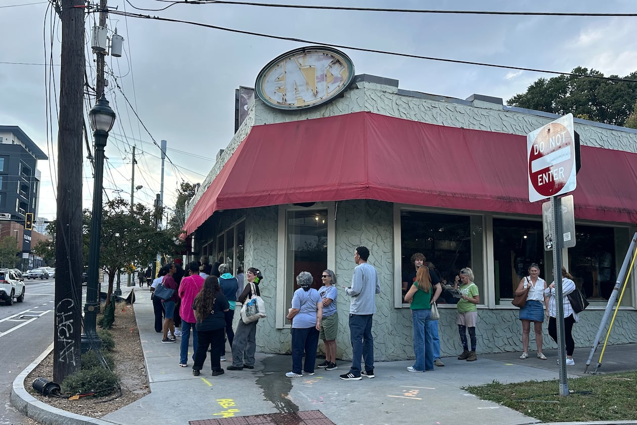 A long line forms outside Eats on its final day of business Saturday, Oct. 18, 2025, on Ponce de Leon Avenue in Atlanta. Bob Hatcher announced Oct. 3 that the restaurant would close after 32 years. (Amy Wenk/AJC)