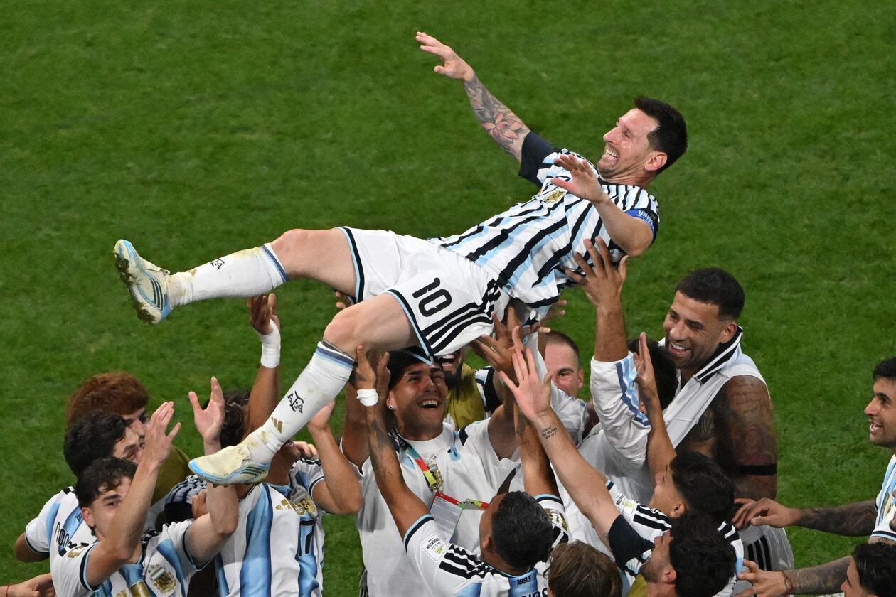 Argentina forward Lionel Messi (10) celebrates with teammates after Argentina beat Egypt during the Argentina vs. Egypt FIFA World Cup game on Tuesday, July 7, 2026, in Atlanta. Argentina won 3-2 over Egypt. (Hyosub Shin/AJC)