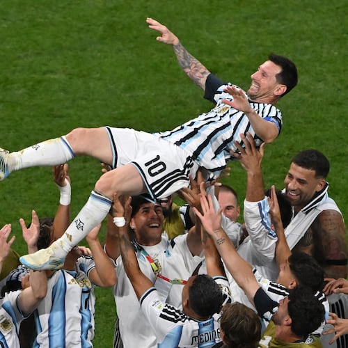 Argentina forward Lionel Messi (10) celebrates with teammates after Argentina beat Egypt during the Argentina vs. Egypt FIFA World Cup game on Tuesday, July 7, 2026, in Atlanta. Argentina won 3-2 over Egypt. (Hyosub Shin/AJC)