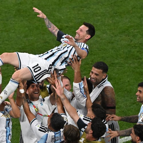 Argentina forward Lionel Messi (10) celebrates with teammates after Argentina beat Egypt during the Argentina vs. Egypt FIFA World Cup game on Tuesday, July 7, 2026, in Atlanta. Argentina won 3-2 over Egypt. (Hyosub Shin/AJC)