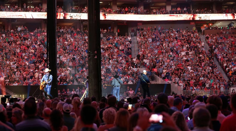 More than 80,000 people came to see Garth Brooks at Mercedes-Benz Stadium. Not all had a great time. Robb Cohen Photography & Video /RobbsPhotos.com