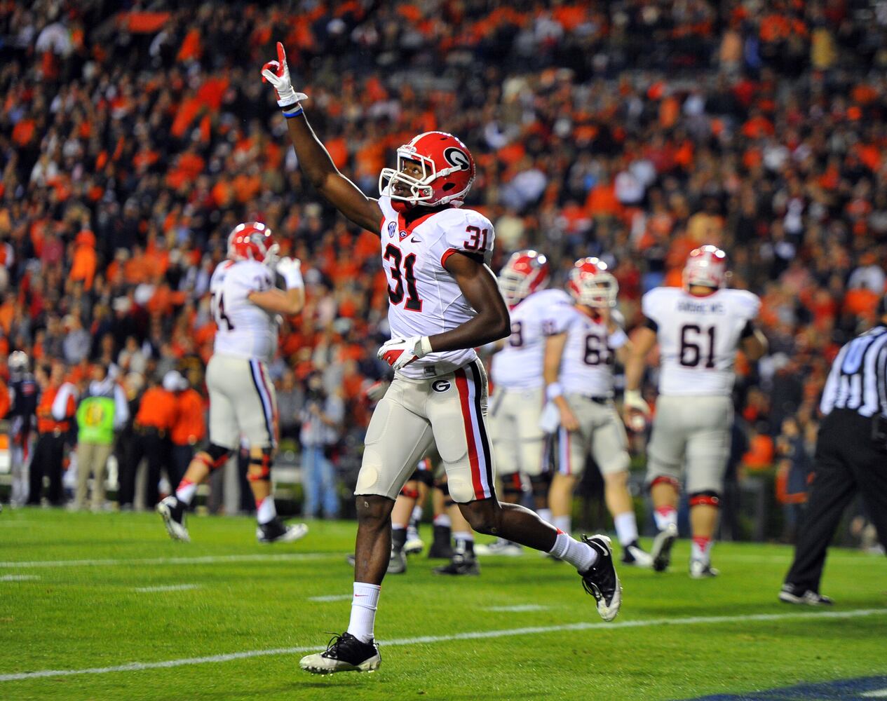 Dogs look to secure SEC East title
