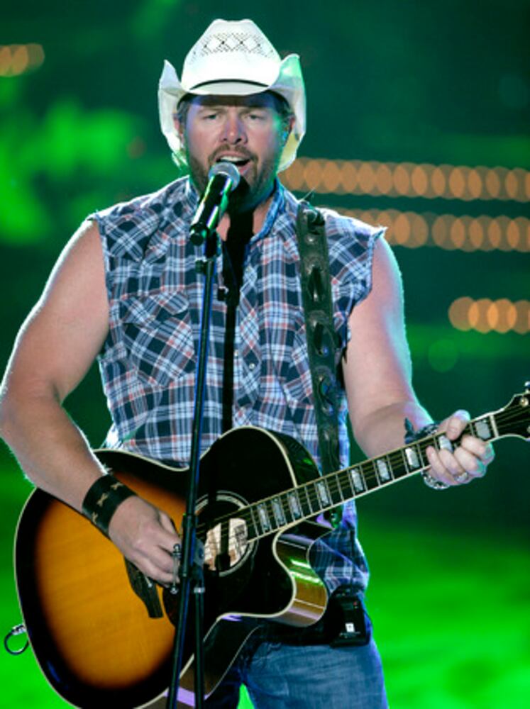 Hank Williams Jr. takes honors as 'CMT Giant'