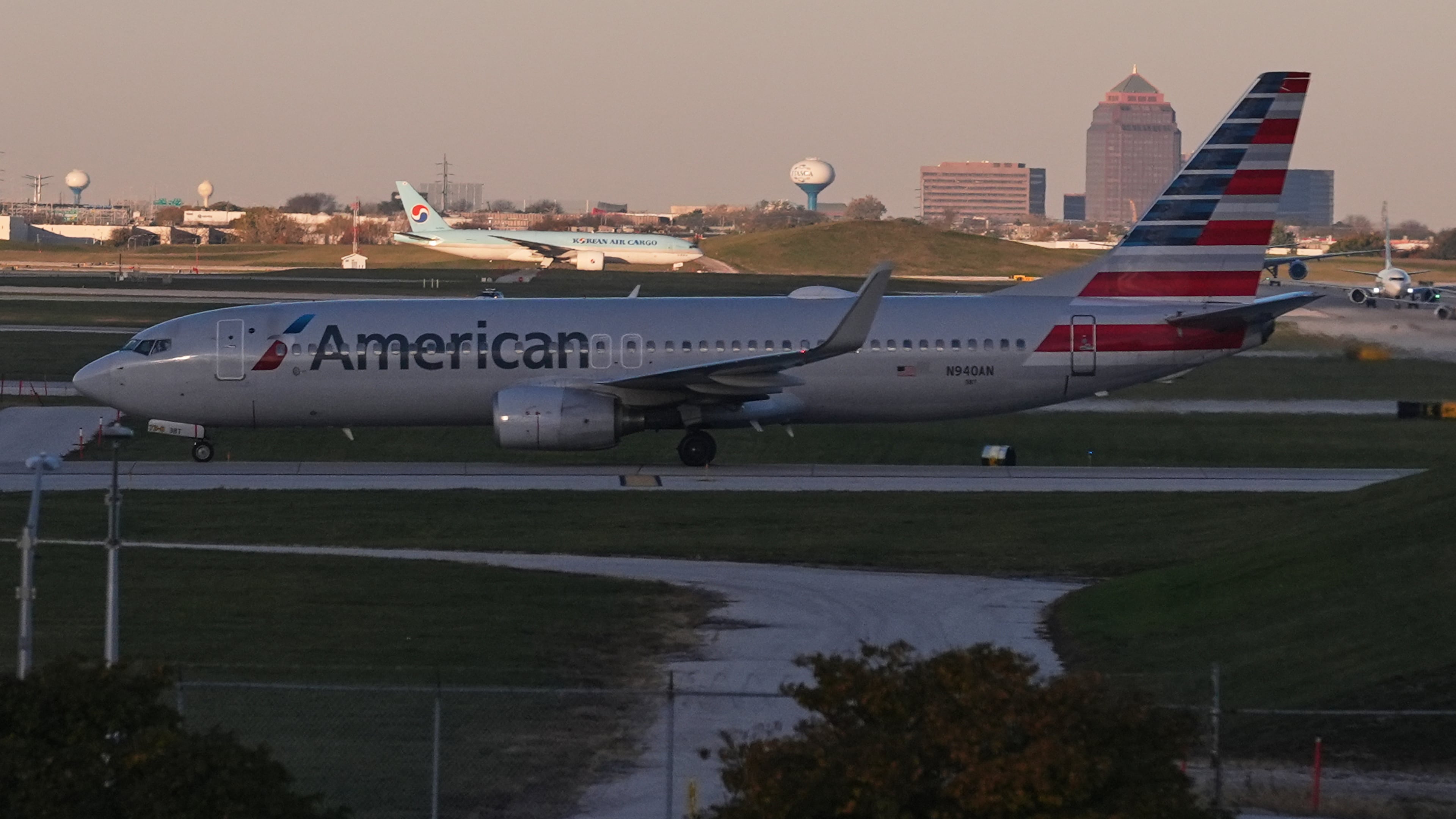 An American Airline plane is moving to a terminal at O'Hare International Airport in Chicago, Monday, Nov. 3, 2025. (AP Photo/Nam Y. Huh)