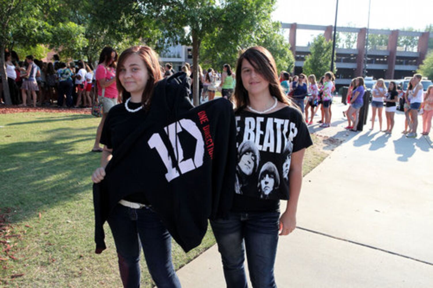 One Direction thrills Gwinnett crowd