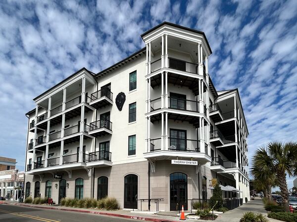 Located in downtown Bay St. Louis, the Pearl Hotel overlooks the bay and is within walking distance of shopping, dining and entertainment. (Courtesy of Karon Warren)