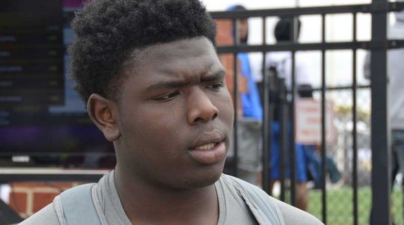 D'Antne Demery is one of six offensive linemen to sign with Georgia this year.