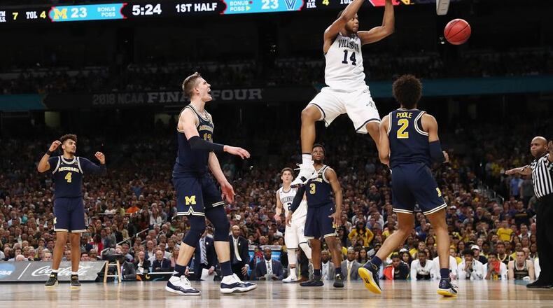 Spellman dunks in the NCAA Tournament title game.