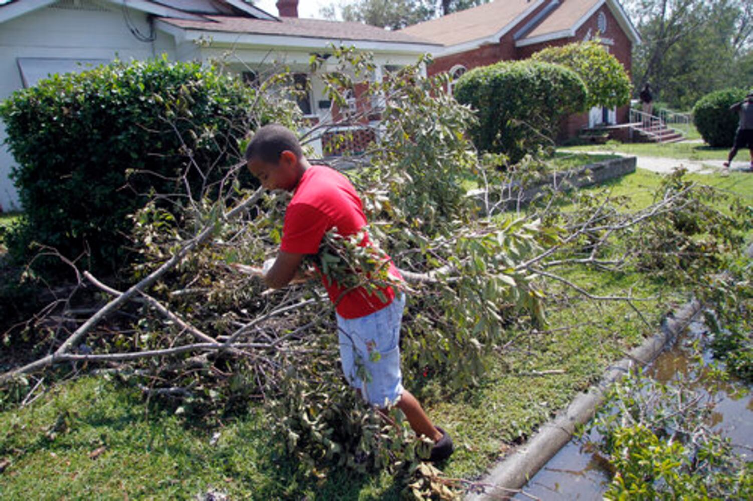 Hurricane Irene pounds North Carolina