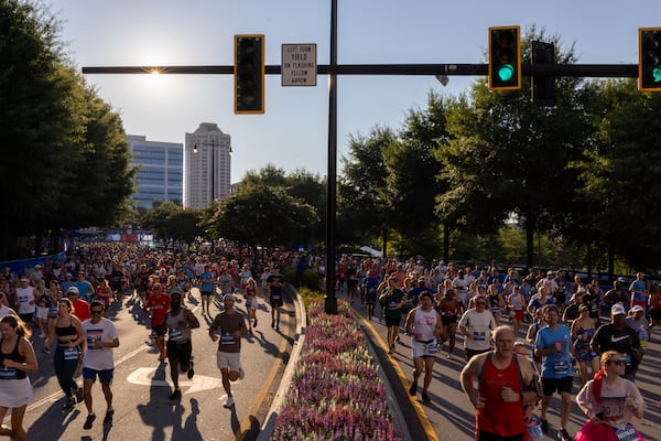 The Peachtree begins at Lenox Square and finishes in Piedmont Park, taking participants through the heart of the city. (Arvin Temkar/AJC 2025)