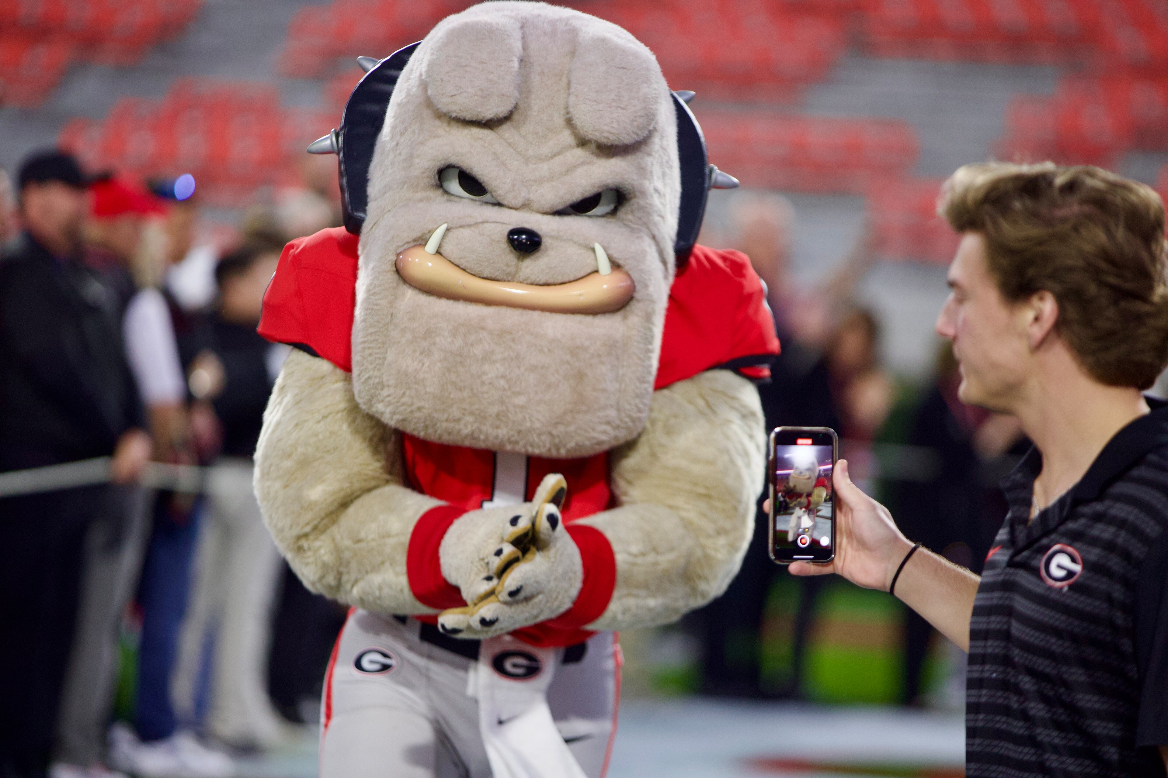 Hairy Dawg at the Dawg Walk before taking on Tennessee before a primetime Sanford Stadium crowd on Nov. 16, 2024. (Jeff Sentell/DawgNation).