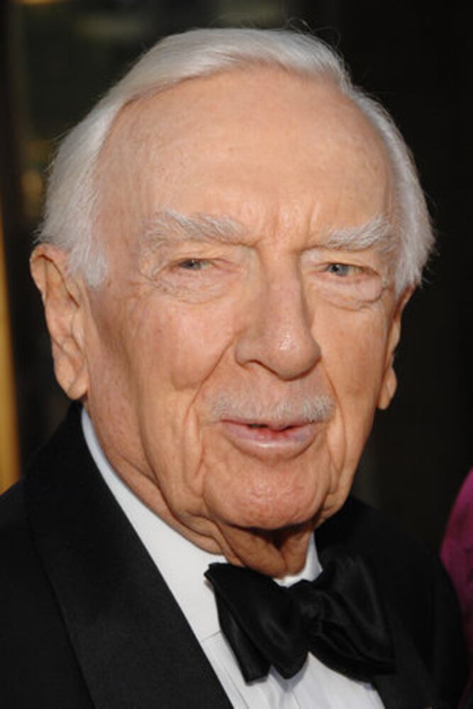 Walter Cronkite: Veteran newsman dies