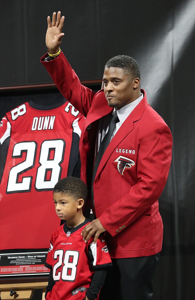 Photos: Falcons hold on, beat the Saints