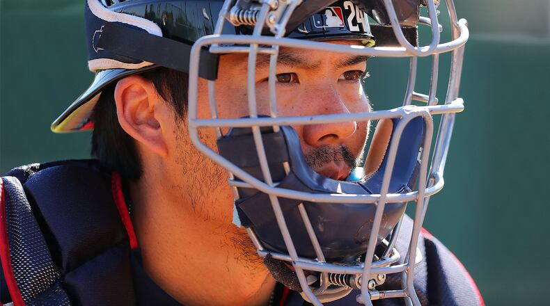 Veteran Kurt Suzuki will catch knuckleballer R.A. Dickey for second time in a regular-season game Saturday. Suzuki had three passed balls in the first one. (Curtis Compton/AJC file photo)