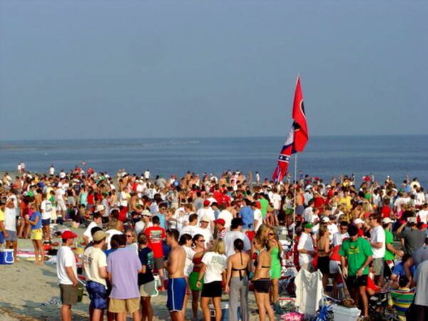 Alcohol might be banned at this year's Georgia-Florida beach bash. 