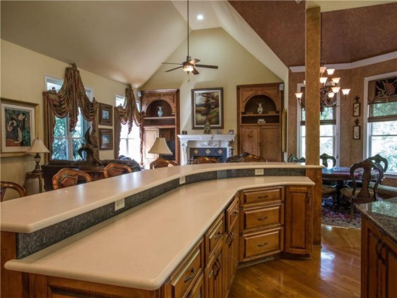 215 Bunratty Ct, Roswell, GA 30076