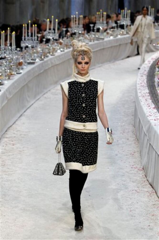 SLIDESHOW: Chanel unveils its winter fashion line
