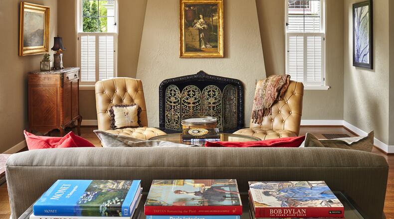 The coffee table is often referred to as the statement shoe of the room, and with good reason. It has a practical and pretty purpose. Guests can use the space as a rest stop for their beverages and snacks, but it s also the first point of reference for your personal taste, likes, and interests. (TNS)