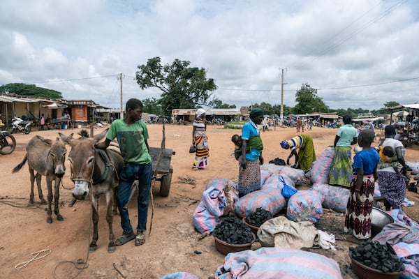 The weekly market in Tougbo, one of the towns near Bole, northern Ivory Coast. Emboldened by years of jihad in certain landlocked West African countries, Al Qaeda and Islamic State insurgents are expanding south toward the Atlantic, after turning a once-peaceful part of the continent known as the Sahel into the world’s largest terrorism hot spot. (Arlette Bashizi/The New York Times)
                      