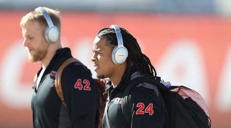 January 29, 2017, Houston: Falcons fullback Patrick DiMarco and running back Devonta Freeman arrive at George W. Bush Intercontinental Airport for the Super Bowl on Sunday, Jan. 29, 2017, in Houston. Curtis Compton/ccompton@ajc.com