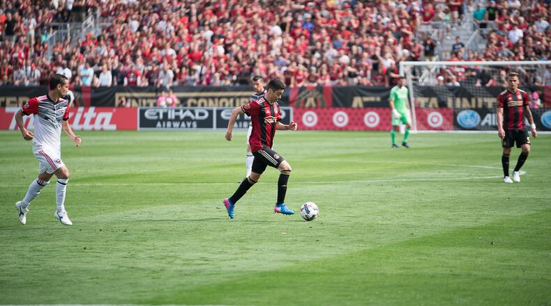 Atlanta United midfielder Miguel Almiron (10) brings the ball upfield as D.C. United plays Atlanta United during an MLS game at Bobby Dodd Stadium, on the Georgia Tech campus in Atlanta, on Sunday, April 30, 2017. Andrew Dinwiddie/SPECIAL