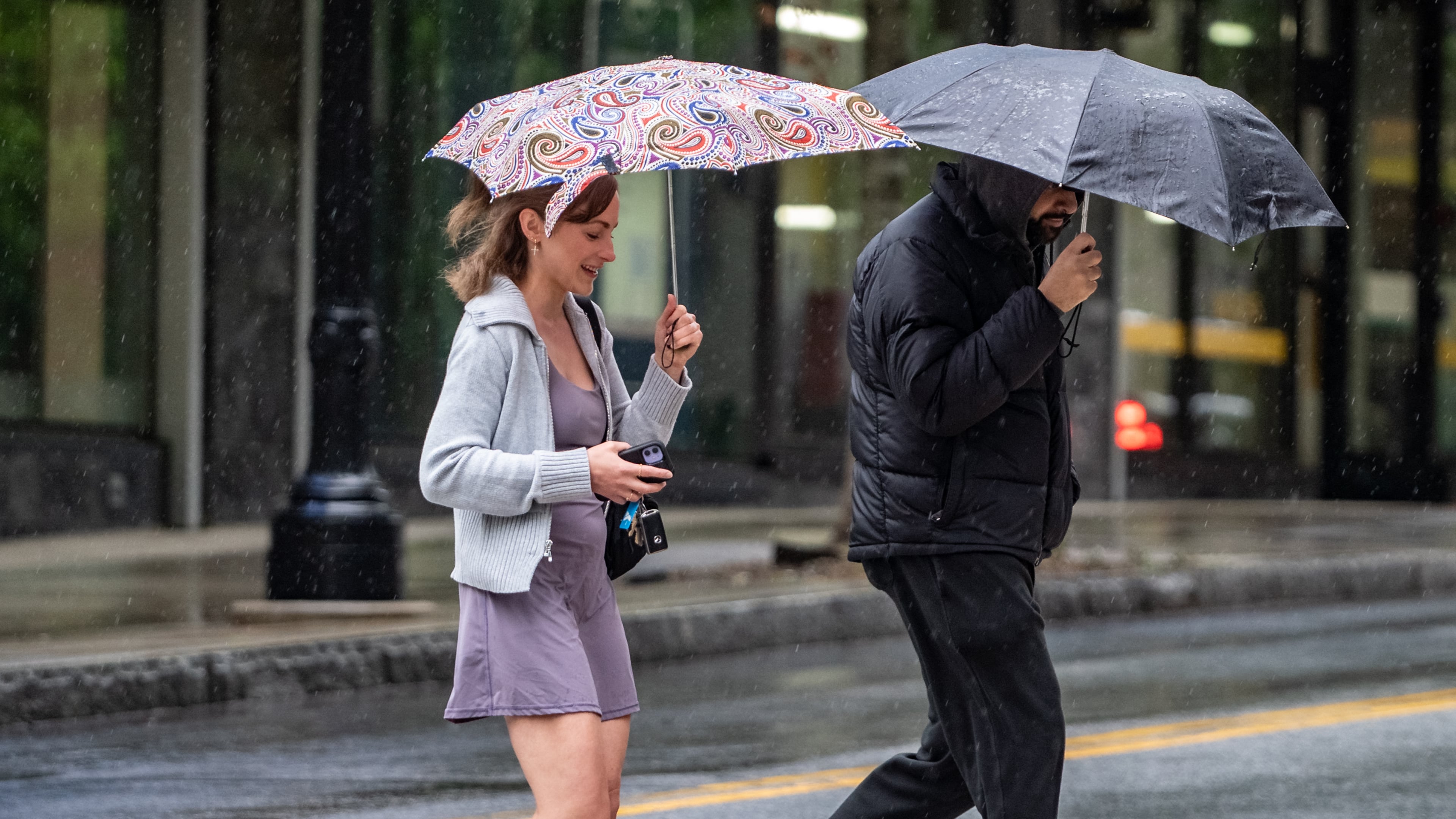 Rain is in the forecast for metro Atlanta on Tuesday, which experts predict will be one of the busiest road travel days of the Thanksgiving week. (Ben Hendren for the AJC)