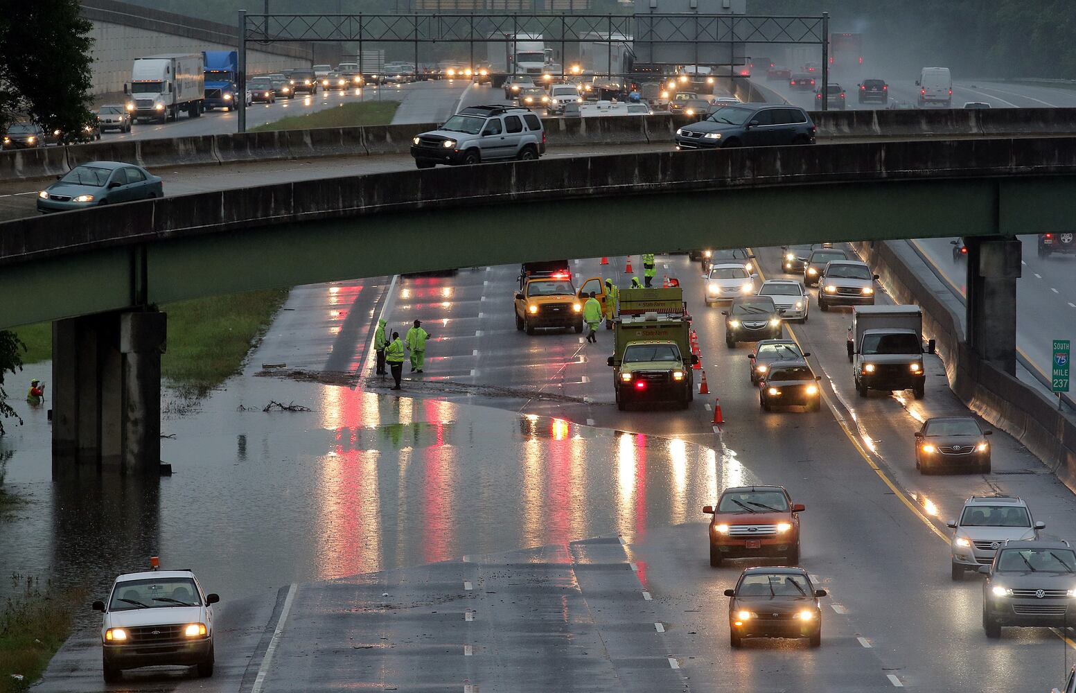 Flooding on I-75