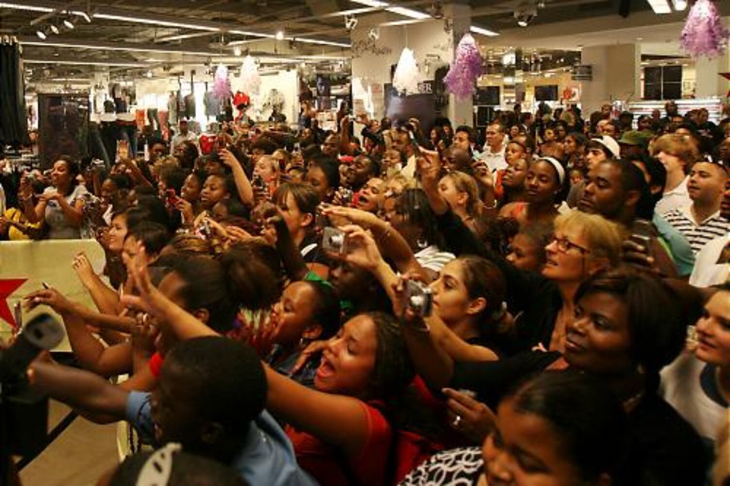 Usher unveils new fragances at Macy's Lenox Square