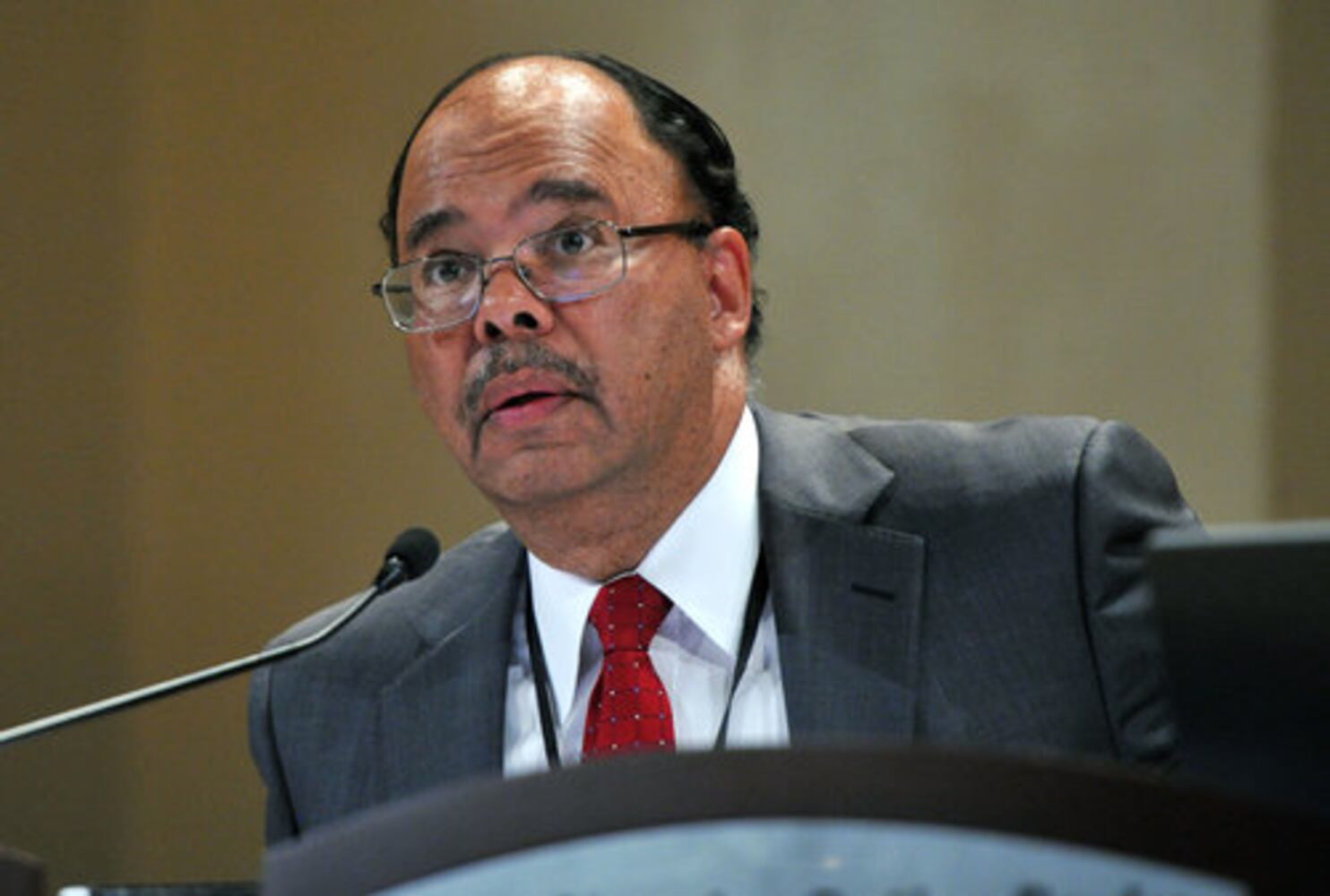 Atlanta school board OKs controversial closings