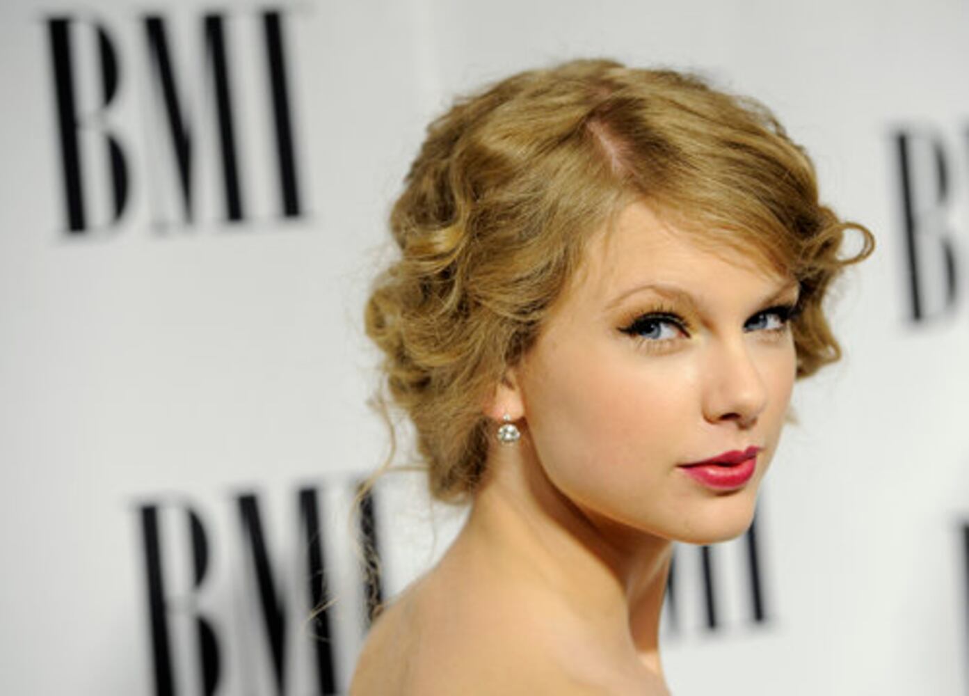Taylor Swift wins 'Song of the Year' at the BMI Pop Awards