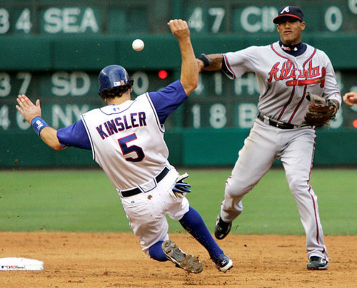 Braves-Rangers: Mark Teixeira is back in Texas