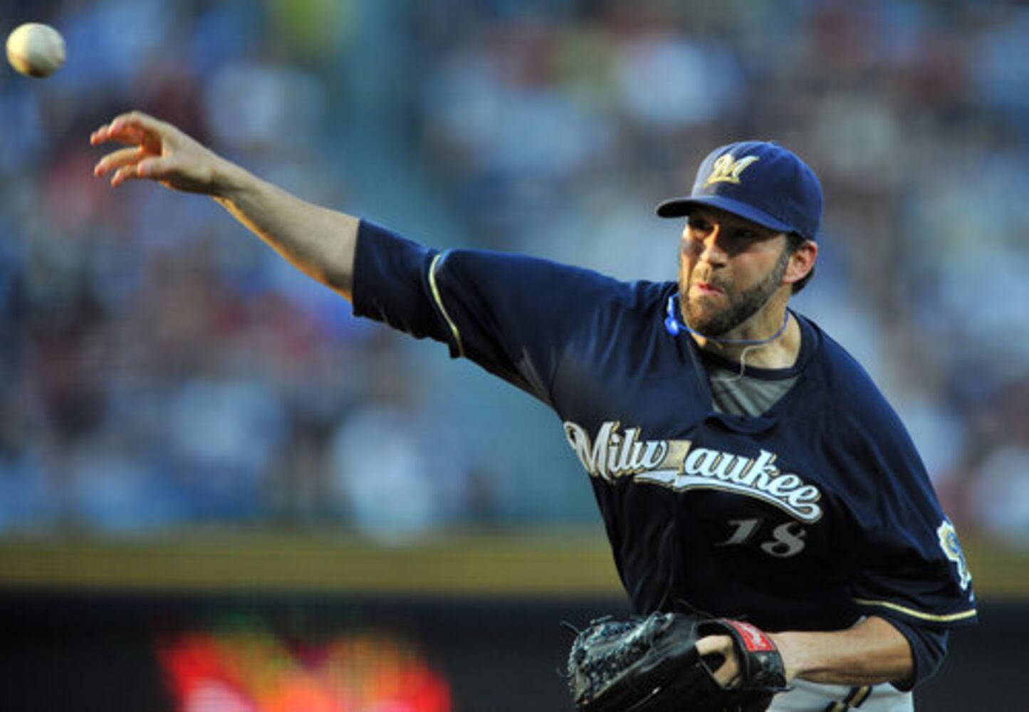 Braves wear new uniforms against Brewers