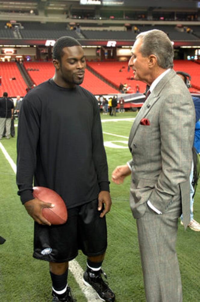 NFL photos: Michael Vick returns to Georgia Dome