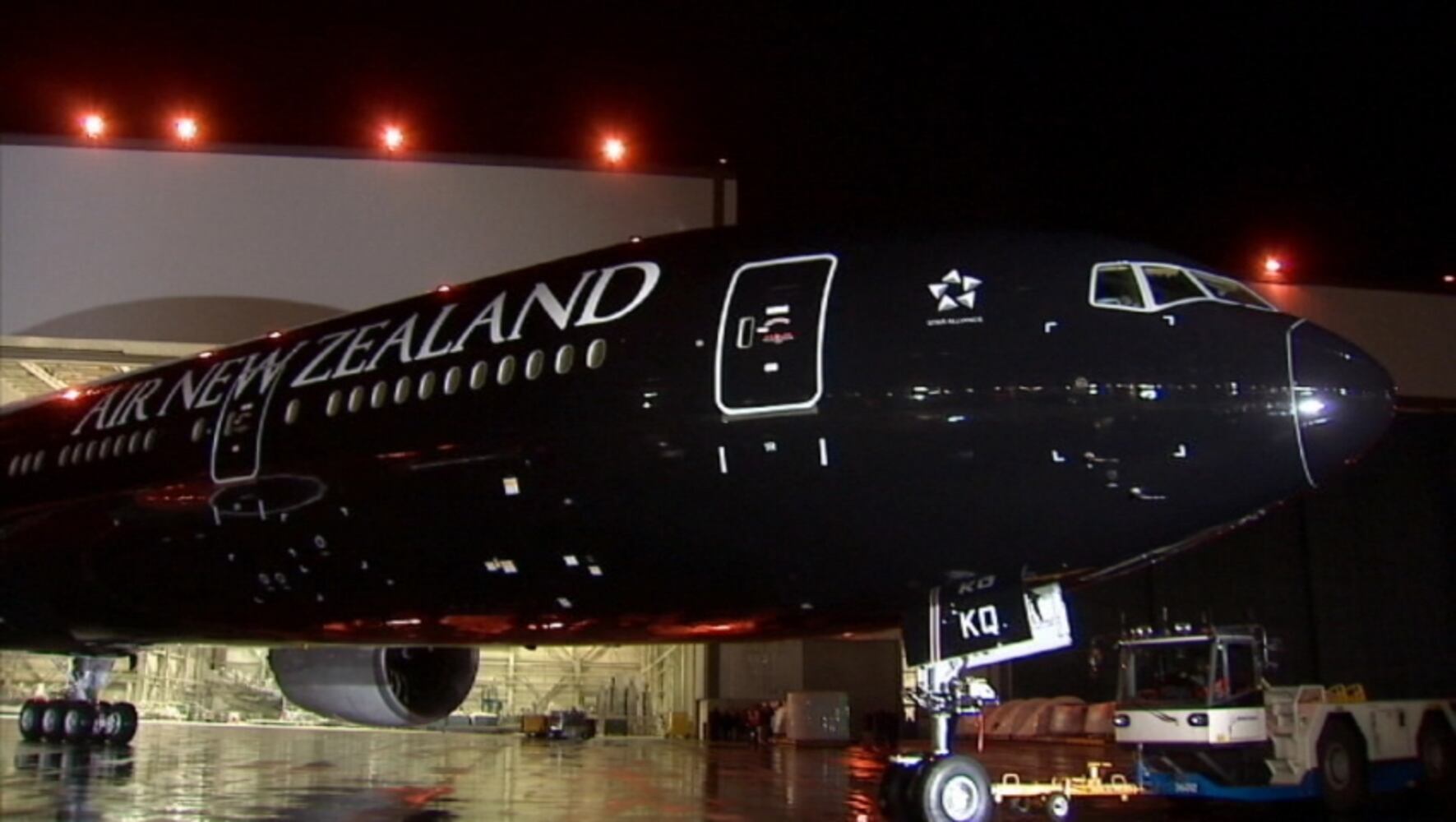 Boeing 777 painted black