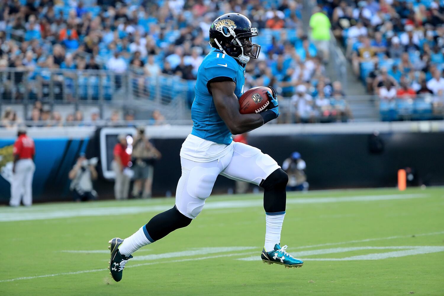 Photos: Falcons tune up against the Jaguars