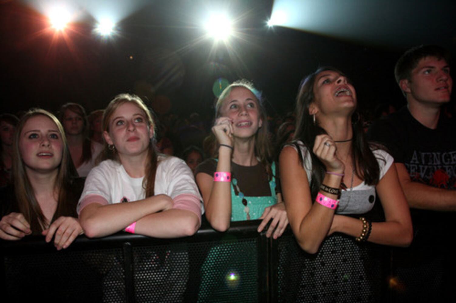 Avril Lavigne, the Jonas Brothers sell out Star 94 Jingle Jam
