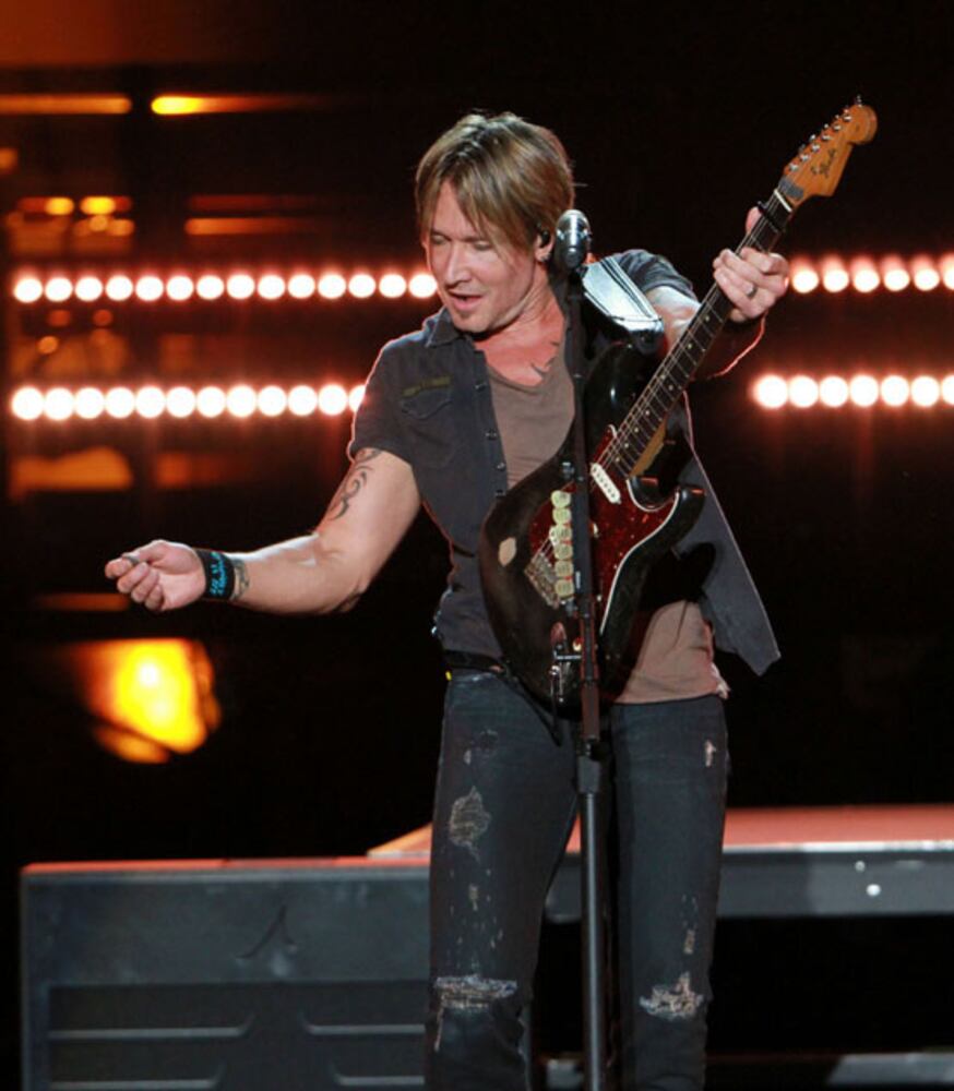 Keith Urban plays Verizon Wireless Amphitheatre