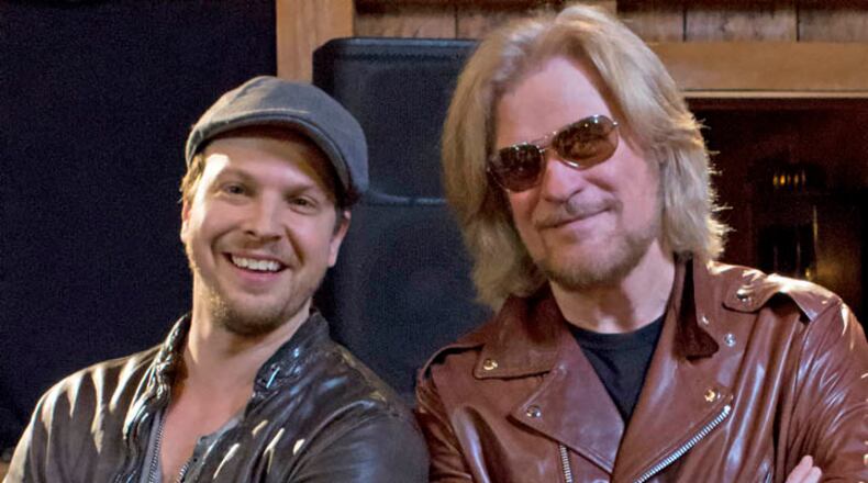 Gavin DeGraw (left) joined Daryl Hall for an episode of "Live From Daryl's House" that will re-air on AXS TV. Photo: Courtesy Wolfson Entertainment