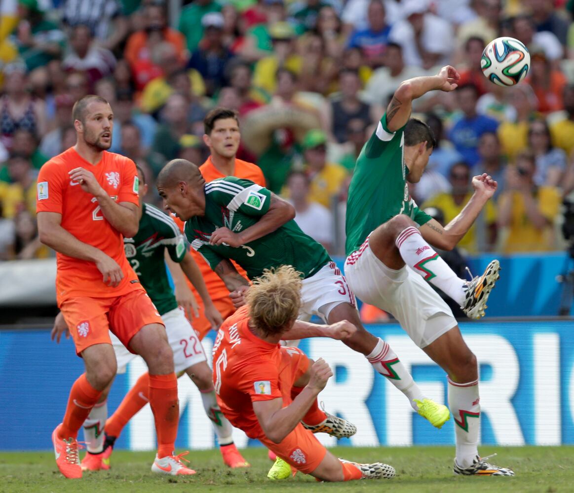 Netherlands eliminates Mexico with 2-1 victory